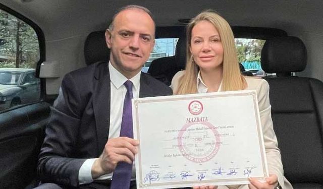 Sancaktepe'nin yeni belediye başkanı Alper Yeğin mazbatasını aldı